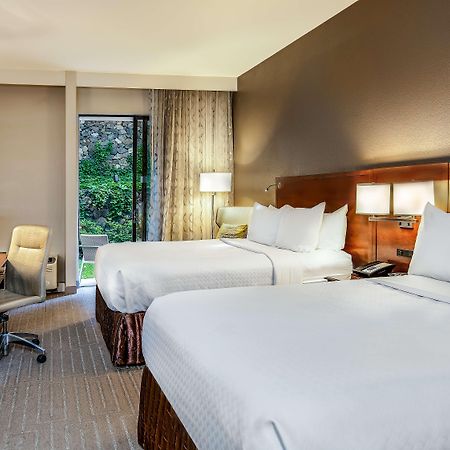 Отель Sonesta Charlotte Executive Park Экстерьер фото